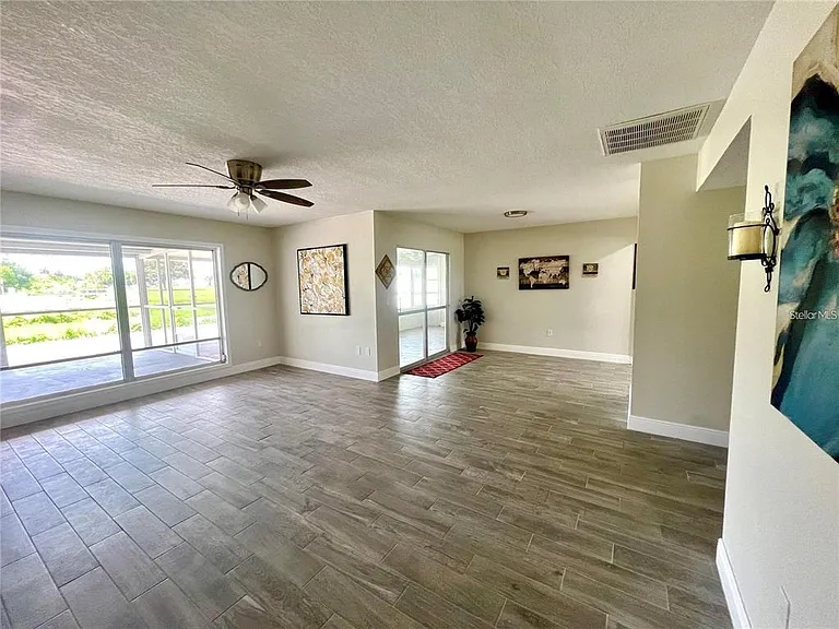 912 La Jolla Ave — Photo 6