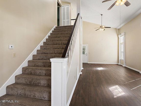 2nd image of 325 WILLOW GREEN Drive