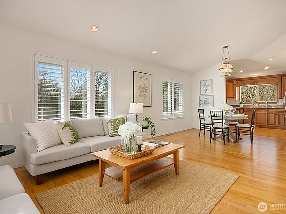 5th image of 19763 12th Avenue NE
