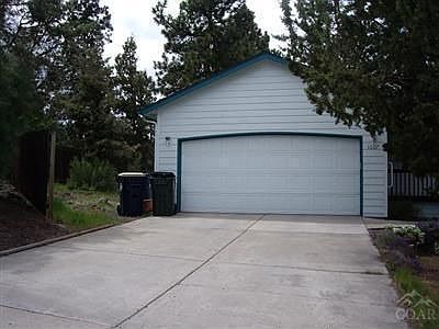2nd image of 1607 NE Parkridge Dr