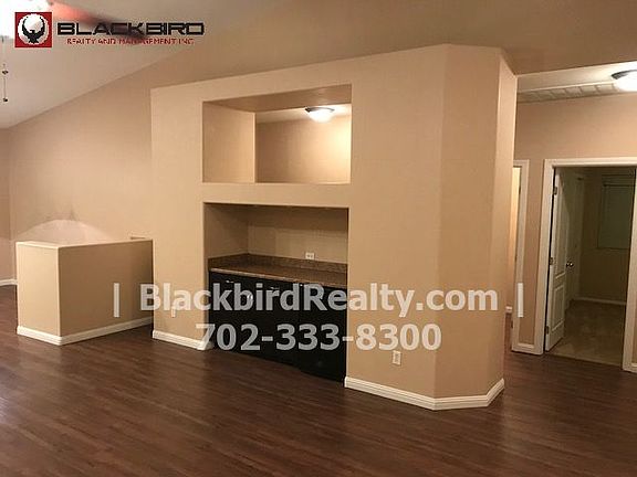4th image of 313 Whitney Breeze Ave
