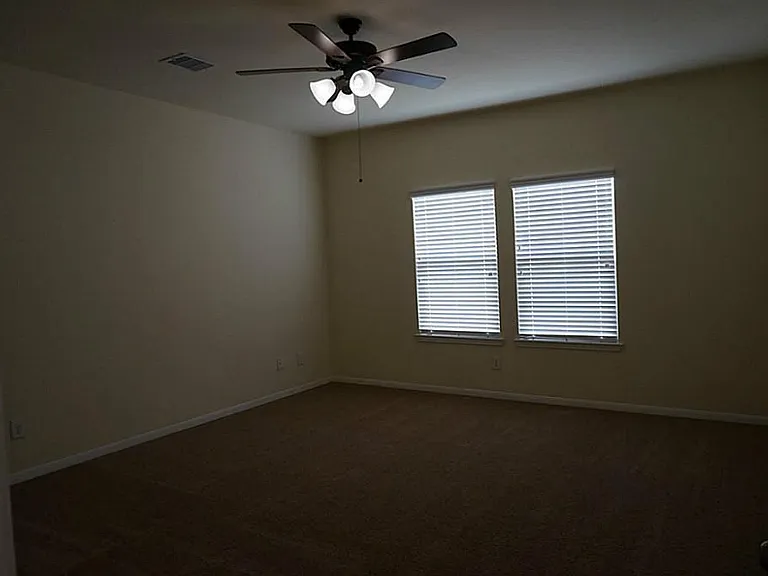 2622 Whitetip Ct — Photo 10