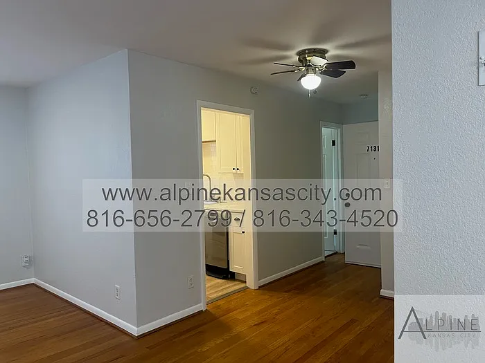 7131 Main St #UPPER — Photo 5