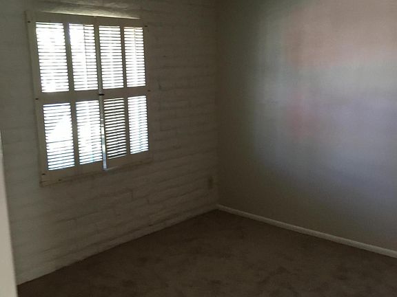 5th image of 3036 N 32nd St Unit 306