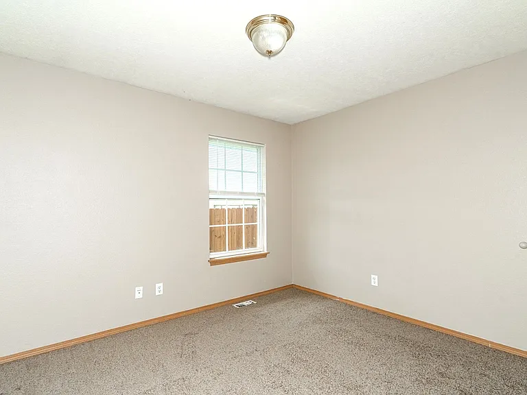 2726 E Loren — Photo 16