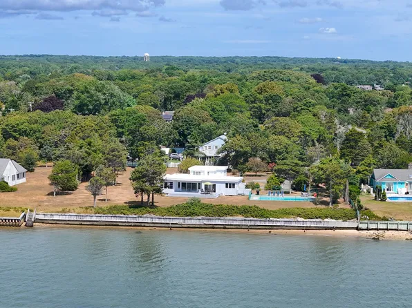 (undisclosed Address), Hampton Bays, NY 11946