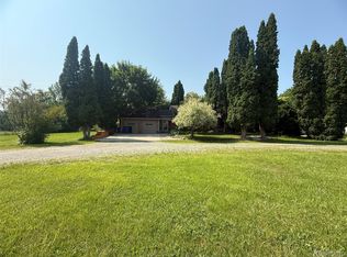 6715 Elizabeth Lake Rd, Waterford, MI 48327