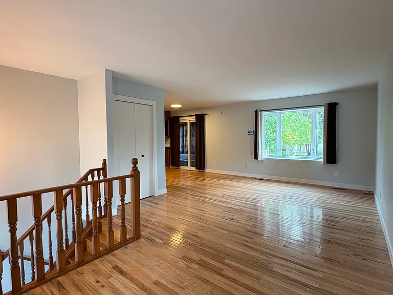 64 Riverton Ave — Photo 5