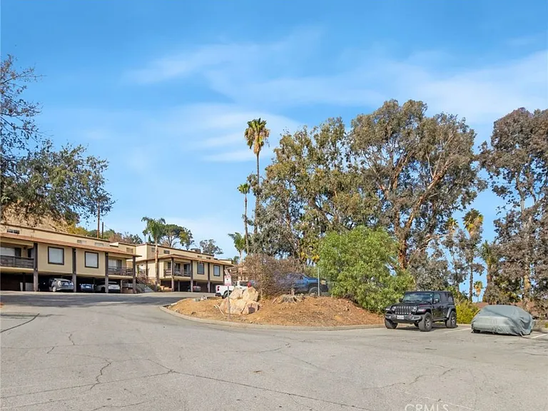 3060 Panorama Rd #1B — Photo 8