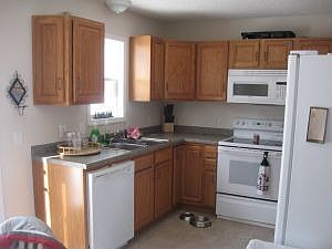4th image of 1138 Belmont St