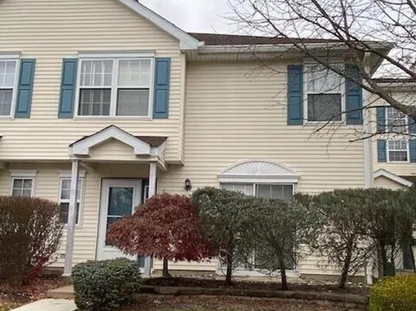 1077 Roseberry Ct, Morganville, NJ 07751