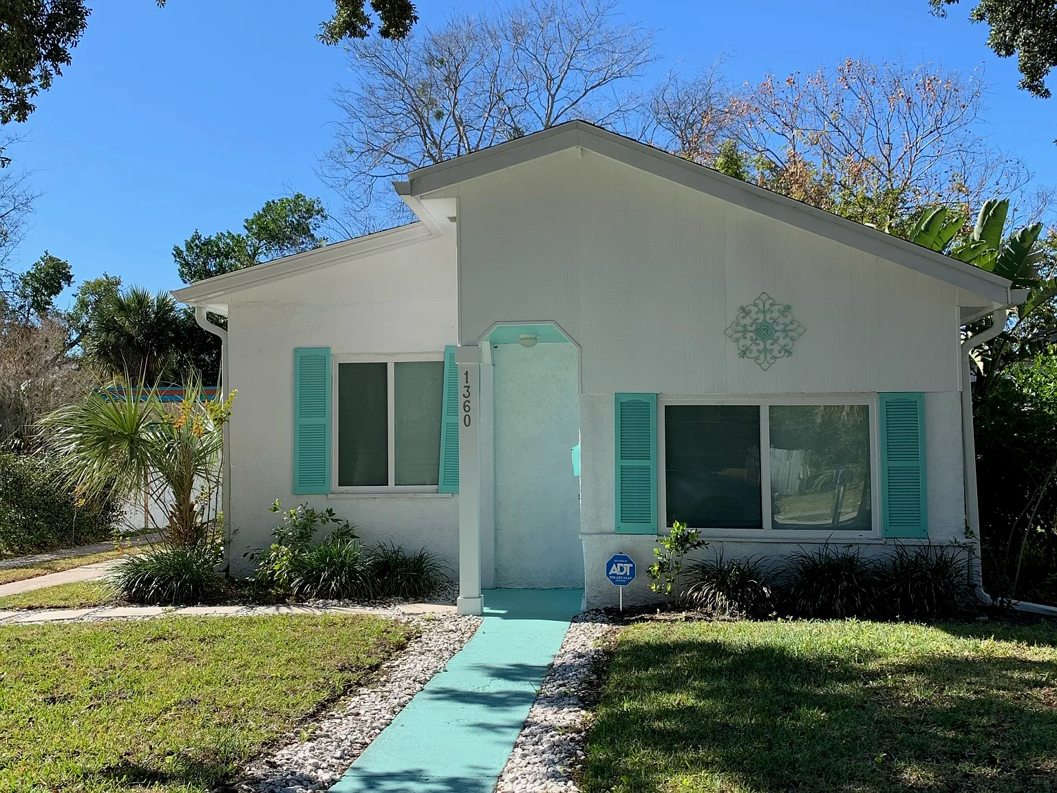 1360 Daytona Ave — Photo 1