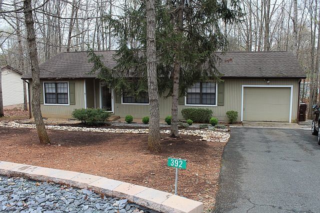 1st image of 392 Jefferson Dr