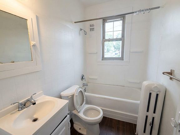 5th image of 4700 Curtis St APT 2E