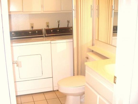 5th image of 72 N Bonnie Ave #1