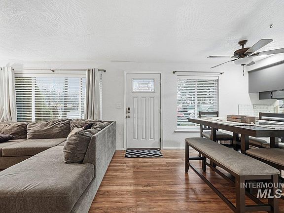 5th image of 2920 S 10th Ave