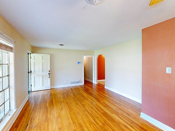 5th image of 5886 Marian Dr