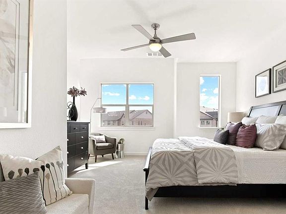 4th image of 2613 Catarata Way