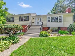 41 Cedar Ln, Pleasantville, NY 10570
