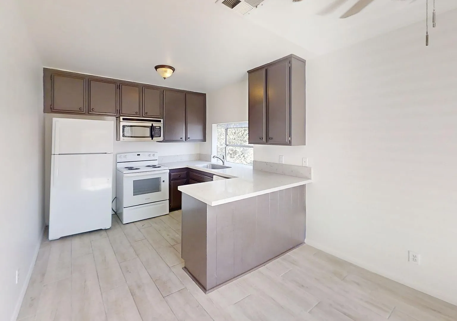 14702 Plaza Dr — Photo 3