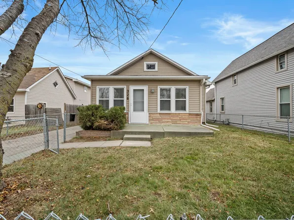 328 E Jackson Ave, Des Moines, IA 50315