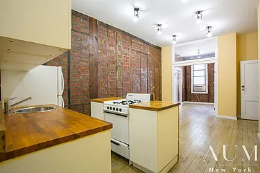 Rented by Nolita Group
