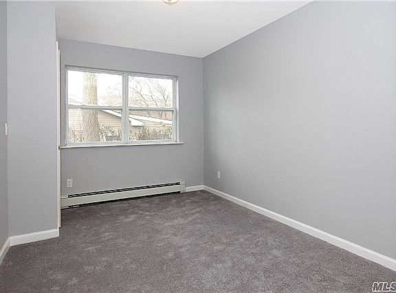 5th image of 59 Carlton Ave
