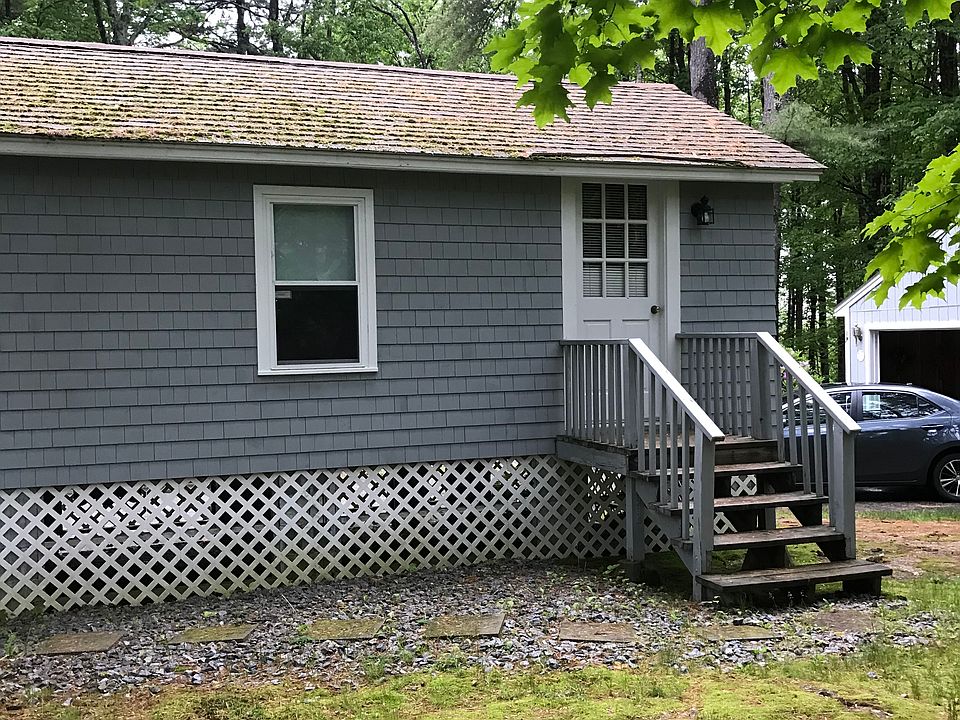 2nd image of 114 Heights Rd