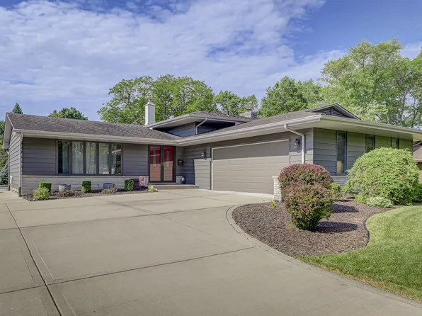 1342 Magnolia Ln, Munster, IN 46321