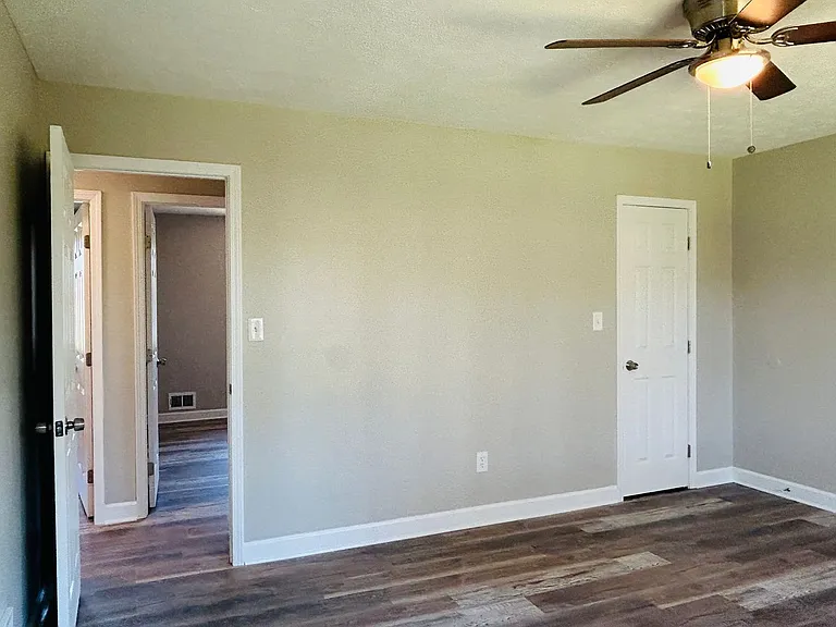 6165 Radford Dr — Photo 27