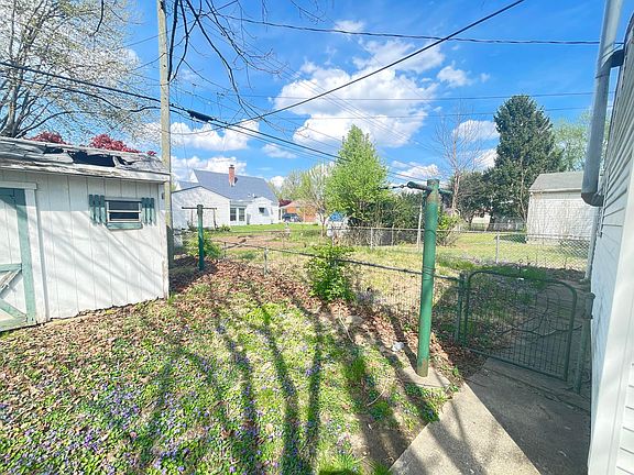 5th image of 62 Southgate Dr