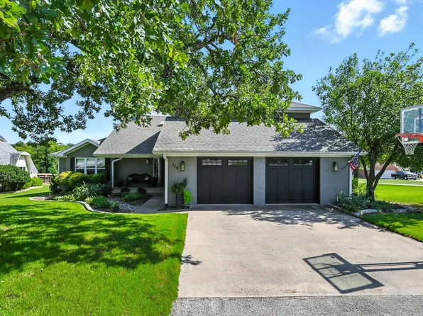 116 Seminole Dr, Lake Kiowa, TX 76240