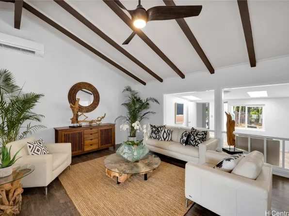 678 Auwina St, Kailua, HI 96734