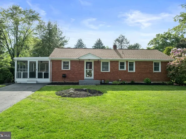 342 Maxson Rd, Lancaster, PA 17601