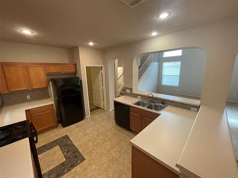 1211 Peyton Pl — Photo 9
