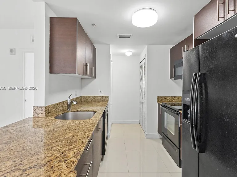 2701 SW 3rd Ave #502 — Photo 4