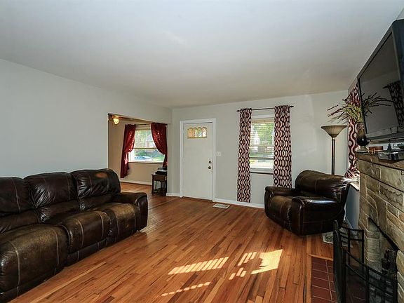 5th image of 3769 Meadowlark Ln