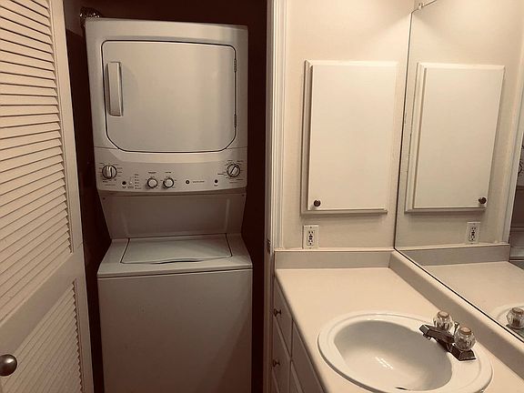 4th image of 3015 Nicosh Cir Unit 2106