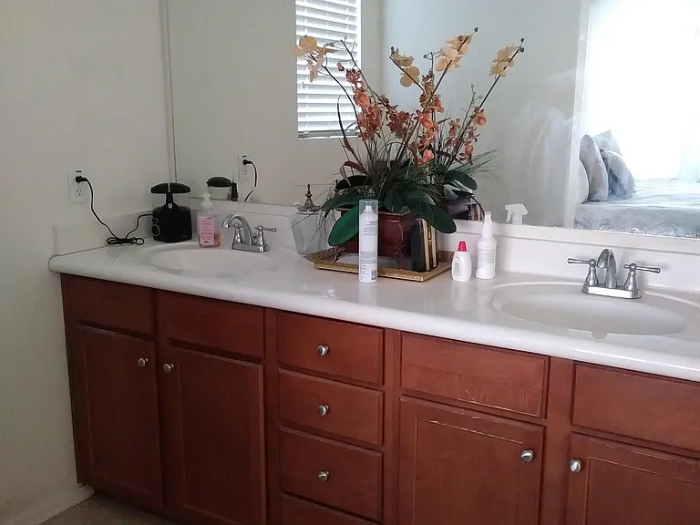 3720 E Kerry Ln — Photo 12