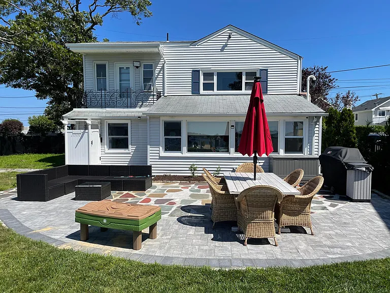 725 Bay Ave — Photo 11