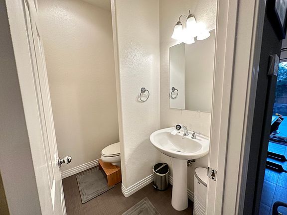 Downstairs half bath