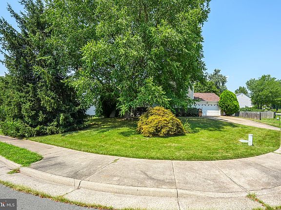 2nd image of 9500 Waterford Dr