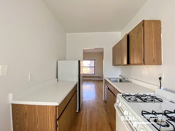 4th image of 831 W Waveland Ave #831S2