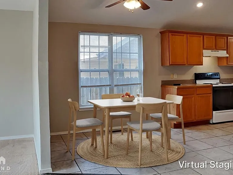 720 N Elder Ave — Photo 3