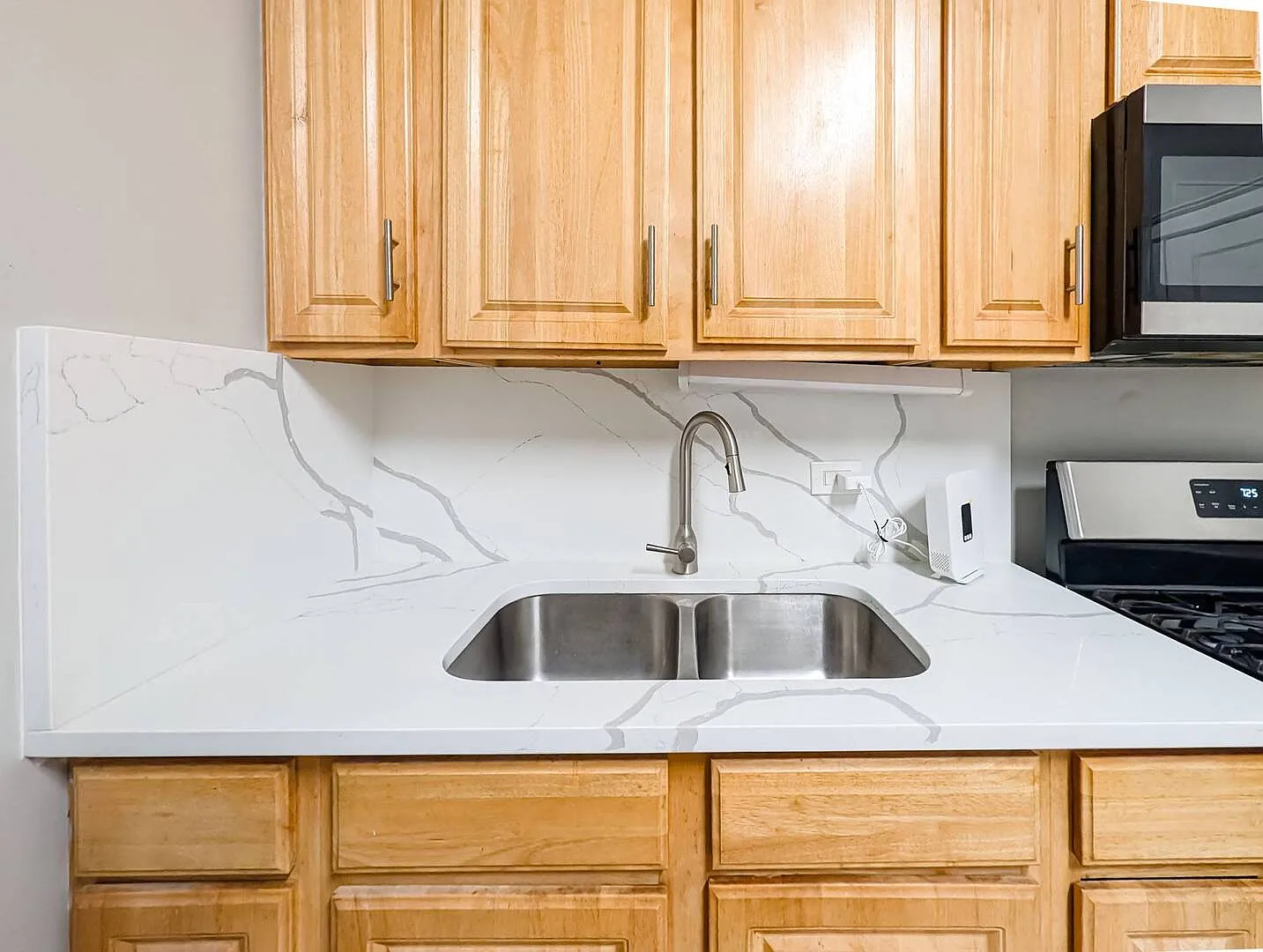 2 bed, 900 sqft, $1,550 — Photo 4