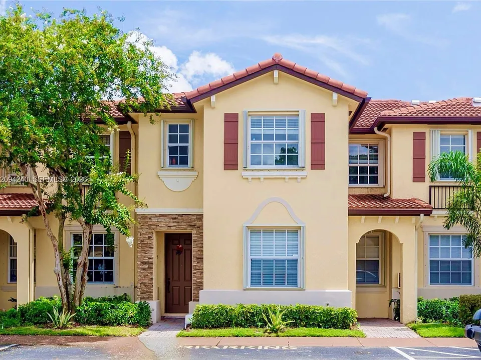3370 NE 13th Circle Drive 106 #20