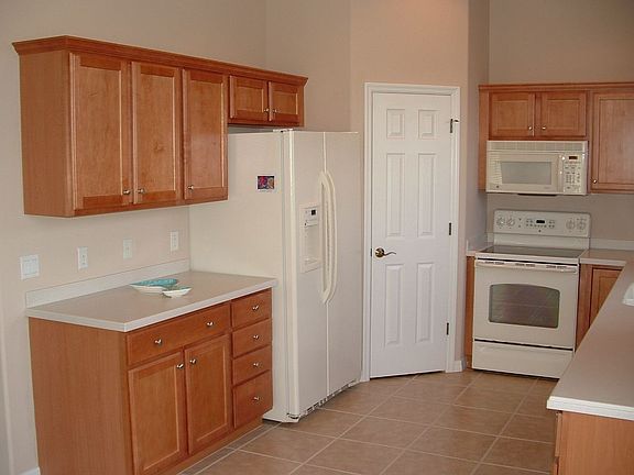 4th image of 24440 Lakeview Pl