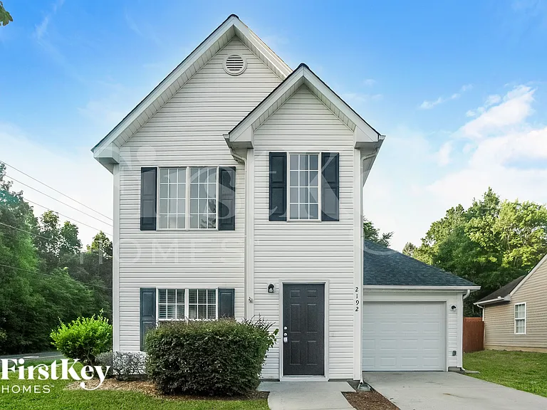 2192 Mallard Pointe Dr — Photo 1