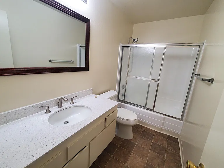 2522 Clairemont Dr #103 — Photo 6