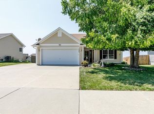 490 NE 60th St, Pleasant Hill, IA 50327
